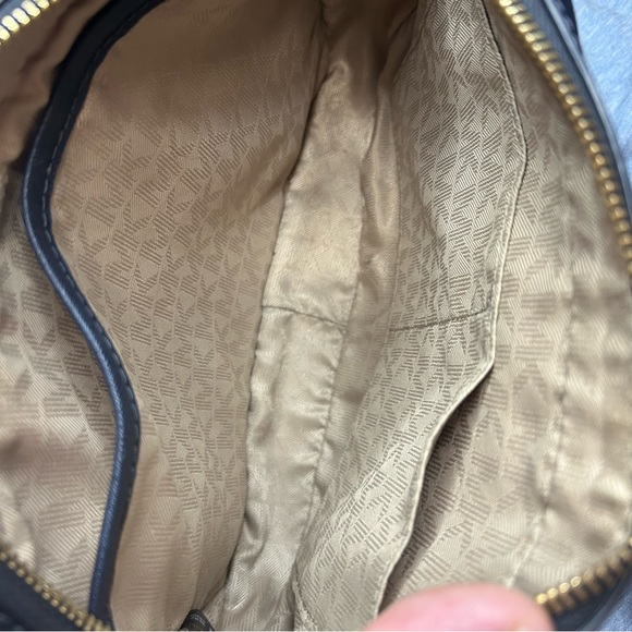 Michael Kors Jet Set Large Zip Chain Crossbody Bag - Picture 7 of 8